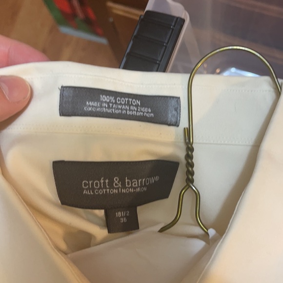 Croft & Barrow cream colored dress shirt - Picture 3 of 3